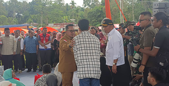Menko PMK dan Mensos Bangkitkan Semangat Masyarakat Tanah Datar
