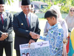 14 Ribu Pelajar SD dan SMP di Pessel Terima KIP