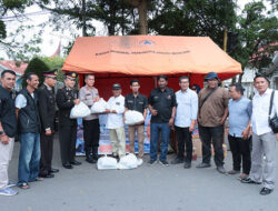 Polri Peduli, Wakapolres Payakumbuh Serahkan Bantuan Bencana Sumbar