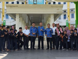 Bupati Limapuluh Kota Lepas 14 Atlet Silat Untuk Berlaga di Pekanbaru