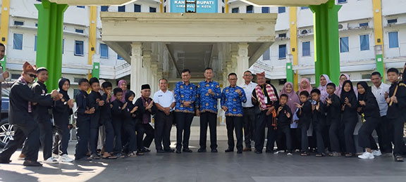 Atlet Silat