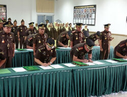 Kajati Sumbar Lantik Kajari dan Para Asisten
