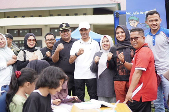 Pemkab  Solsel Salurkan 1.435 Paket Bantuan Baznas