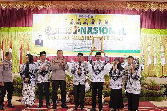 Bupati Safaruddin