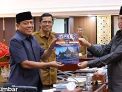 Fraksi-Fraksi DPRD Sumbar Sampaikan Pendapat Akhir Terkait Dua Ranperda