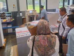 KPU Mulai Distribusikan Logistik PSU DPD Sumbar