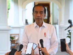 Jokowi Ingatkan Semua Data yang Dimiliki Harus di Back Up