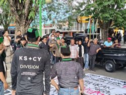 Kantor PUPR Padang dan BKP Didemo HMI