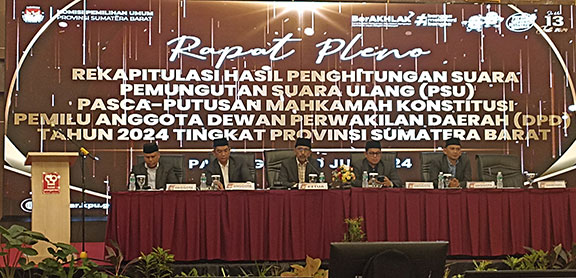 KPU Sumbar Rapat Pleno Rekapitulasi Suara PSU DPD