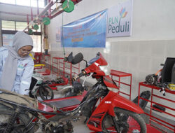 PLN Berikan Pelatihan Konversi Sepeda Motor Listrik