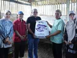 Dari Pokir Ketua DPRD Sumbar, Masyarakat Terima Bantuan Benih dan Pakan Ikan Lele
