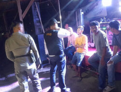 Ganggu Ketentraman Warga, Satpol PP Hentikan Live Musik