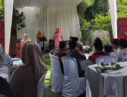 Kembali Duduk Di Kursi Dewan, Fitri Nora Gelar Syukuran