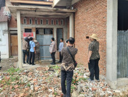 Dinas PUPR Payakumbuh Segel 6 Bangunan Tak Berizin