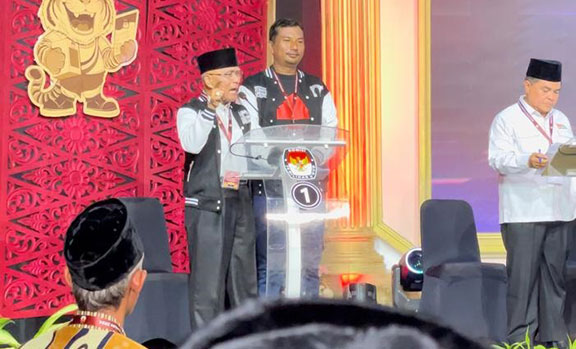 Tampil Dipanggung Debat, Guspardi-Yogi Sarat Gagasan dan Komunikatif