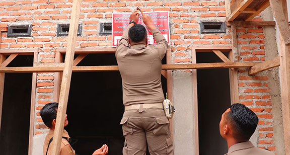 Pemko Payakumbuh Segel Bangunan Tanpa Izin