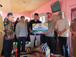Pjs Bupati Edi Dharma Serahkan Bantuan Pasca Kebakaran Pasar Kumpulan