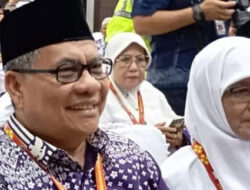Ikuti Pelepasan JCH di Embarkasi Haji Padang, Ini Pesan Ketua DPRD Sumbar