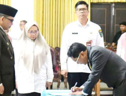 Bupati Padang Pariaman lantik Emri Nurman sebagai Kalaksa BPBD