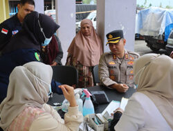 Pemeriksaan Gratis Warnai HUT Bhayangkara ke-79, Polres Solok Selatan Hadirkan Senyum Sehat di Hari Pasar
