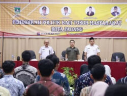 Wakil Ketua DPRD Sumbar Iqra Chissa Buka Bimtek Pendidikan Politik bagi Tokoh Masyarakat