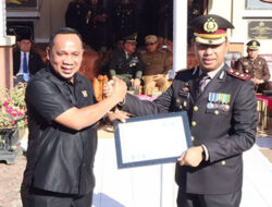 Ungkap Kasus Pembunuhan Berantai, Ketua DPRD Berikan Penghargaan Kepada Polres Padang Pariaman