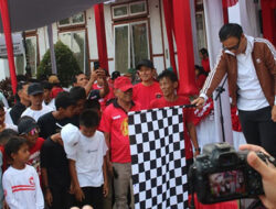 Meriahkan HUT RI ke-80, Bupati Mentawai Rinto Wardana Buka Gerak Jalan Sehat 