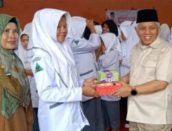 Reses di SMA Negeri 1 Solsel, Anggota DPRD Sumbar Nurfirman Wansyah Motivasi Siswa