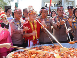 Kapolres Mentawai Dampingi Kapolda Sumbar Hadiri “Sajian Lobster 2025” di Pantai Mapadegat