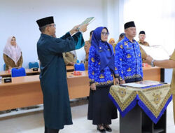 Wabup Pasaman Lantik Dua Pejabat Administrator dan Pengawas di Lingkungan Disdukcapil