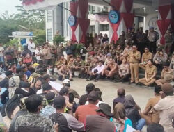 Ratusan Warga Tarok Gelar Aksi Damai Tolak Pembangunan Yonkes di Tarok City