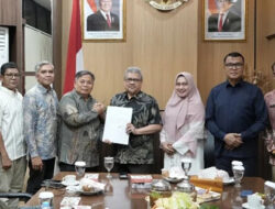 Ketua DPRD Sumbar Terima Dokumen Hasil Psikotes Calon Komisioner KPID Sumbar periode 2025–2028