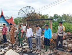 H. Zuldafri Darma Tinjau Lokasi Kebakaran di Jorong Tiga Batur Parambahan