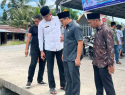 Syahrul Usman Tebar Bibit Ikan di Dusun Baru Nagari Kasang