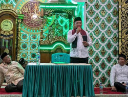 Hadiri Maulid Nabi di Mesjid Ismael Kampung Dalam, Ketua DPRD Aprinaldi Serap Aspirasi Warga