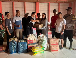 Bupati Salurkan Bantuan Pangan kepada Warga Terdampak Banjir di Siberut Selatan