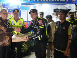 Jaga Kondusivitas Nataru, Muhidi Apresiasi Petugas dan Serahkan Bantuan