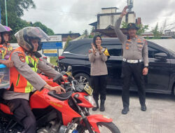 Kapolda Sumbar Salurkan Bantuan Sembako untuk Jurnalis Terdampak Banjir