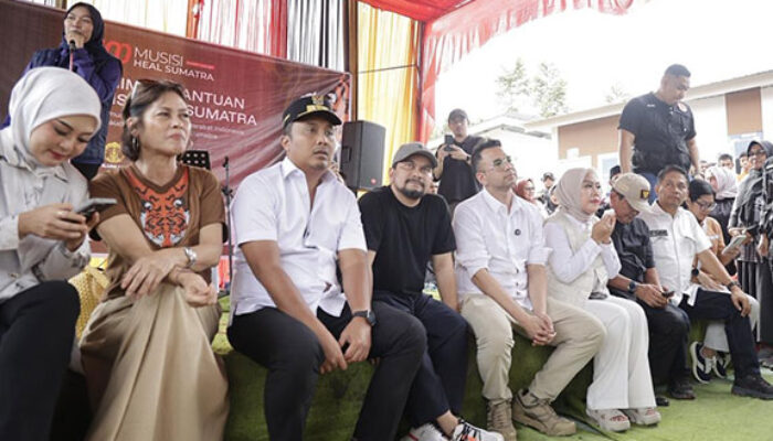 Dampingi Penyerahan Bantuan, Evi Yandri Apresiasi Kepedulian Raffi Ahmad, Tompi dan Tim