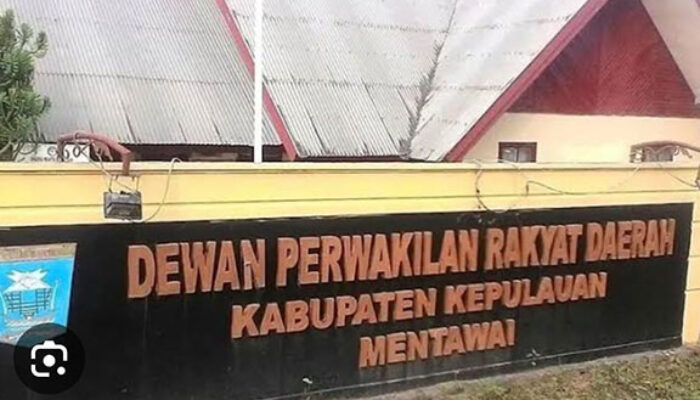 Anggota DPRD Mentawai Kecam Dugaan Larangan Hijab di SMP Negeri 1 Pagai Utara Selatan