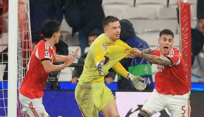 Hansi Flick Puji Gol Langka Kiper Benfica ke Gawang Real Madrid: “Sundulan yang Bagus”
