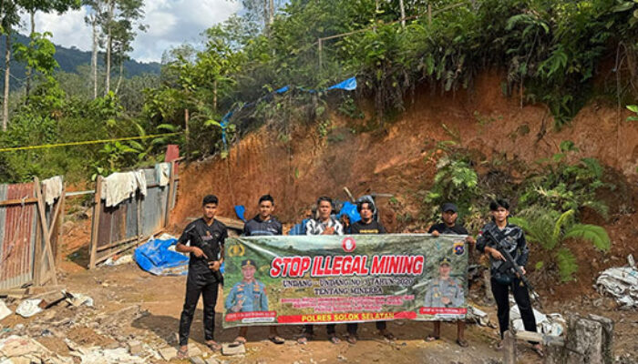 Patroli Satgas Anti Ilegal Minning Polres Solok Selatan Bakar Pondok Diduga Terkait PETI