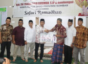 Safari Ramadhan di Mushalla Al-Jannah, Evi Yandri Serahkan Bantuan Rp20 Juta
