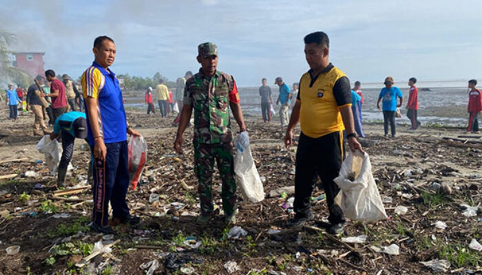 Polsek Siberut Laksanakan Goro Bersama, Wujudkan Lingkungan Bersih dan Sehat