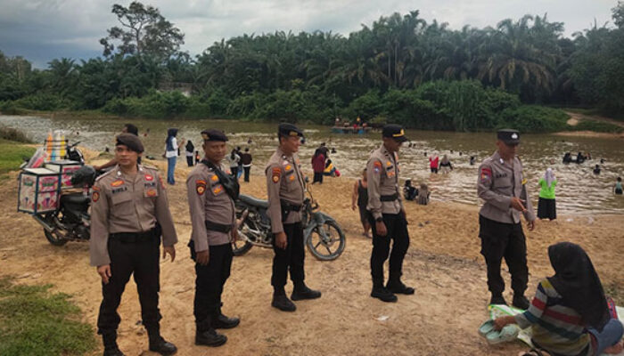 Tradisi Mandi Balimau Dipadati Ribuan Warga, Kapolres Kuansing Pastikan Pengamanan Humanis dan Maksimal