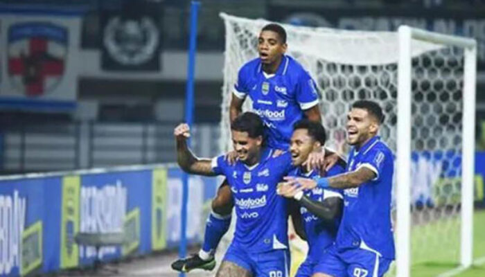 Persib Menggila di GBLA, Madura United Dibantai 5-0