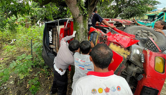 Tabrakan Keras di Jalur Ngawi–Mantingan, Truk Telur Hantam Dump Truck Saat Menyalip