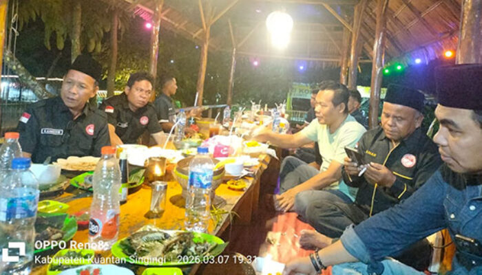 FPII Korwil Kuansing Berbagi 200 Bingkisan Takjil dan Buka Puasa Bersama