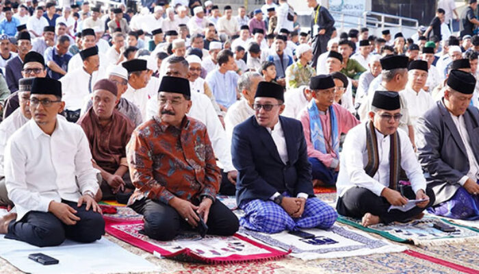 Pemkab Tanah Datar Gelar Shalat ID Dua Hari, Bupati : Mari Jadikan Perbedaan Ini Untuk Mempererat Ukhuwah Islamyiah
