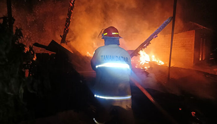 Dua Rumah di Sumaniak Salimpaung Hangus Terbakar, Kerugian Ditaksir 400 Juta Rupiah